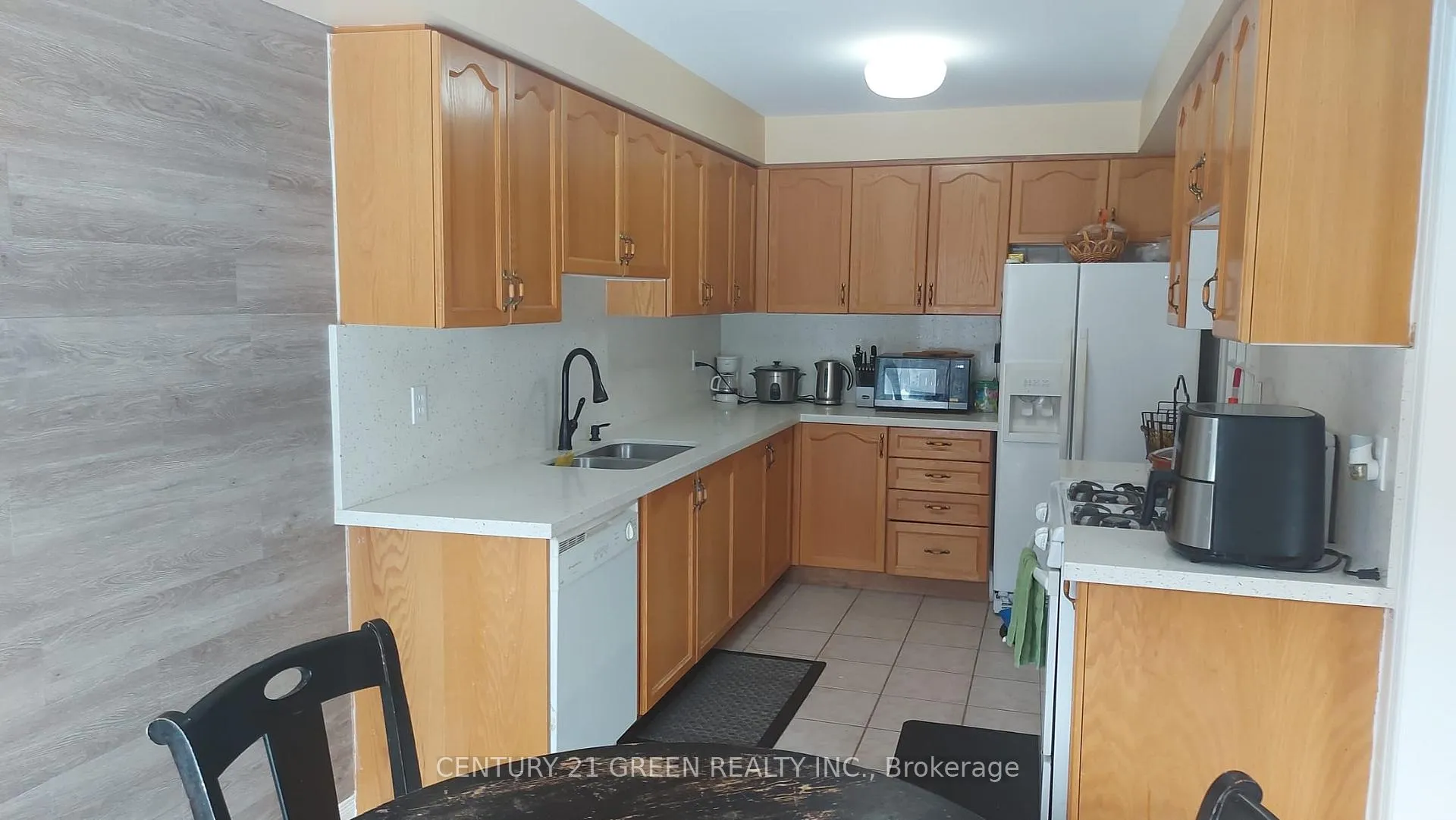 Photo 8 of Unit Upper, 33 Bramfield Street, Brampton, Fletcher's Meadow — HOMEH