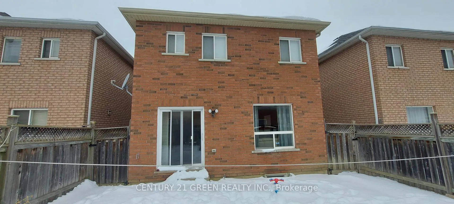 Photo 13 of Unit Upper, 33 Bramfield Street, Brampton, Fletcher's Meadow — HOMEH
