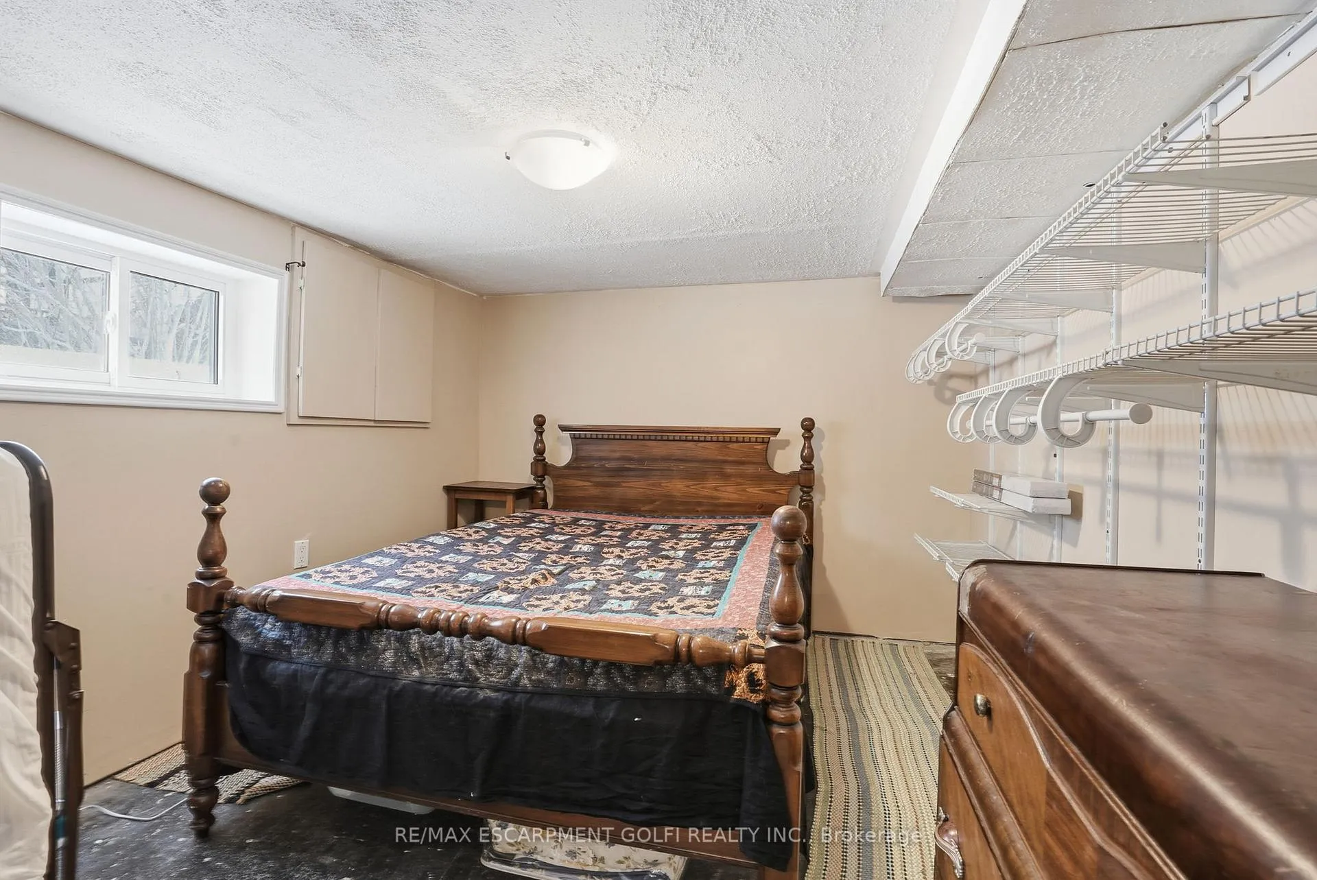 Photo 13 of 54 Mill Street, Welland, Broadway — HOMEH