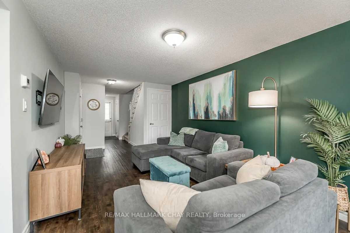 Photo 5 of 50 Raymond Crescent, Barrie, Painswick South — HOMEH