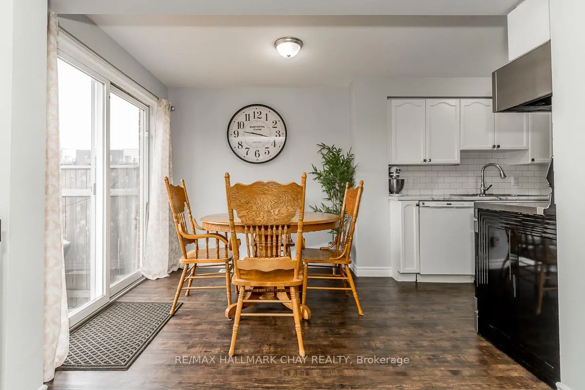 Photo 6 of 50 Raymond Crescent, Barrie, Painswick South — HOMEH