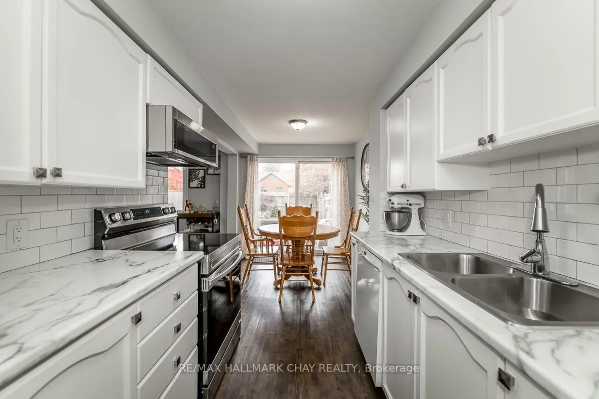 Photo 8 of 50 Raymond Crescent, Barrie, Painswick South — HOMEH