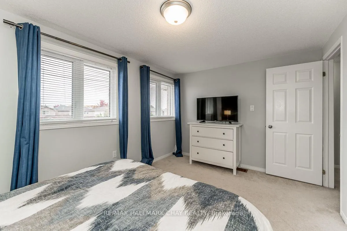 Photo 14 of 50 Raymond Crescent, Barrie, Painswick South — HOMEH