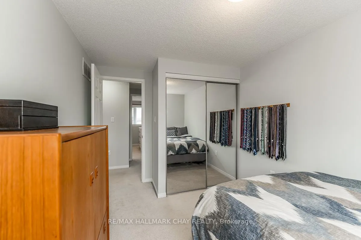 Photo 19 of 50 Raymond Crescent, Barrie, Painswick South — HOMEH