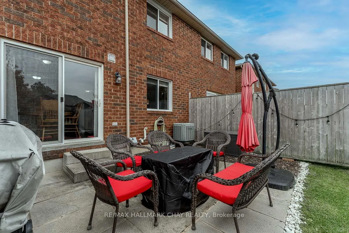 Photo 27 of 50 Raymond Crescent, Barrie, Painswick South — HOMEH