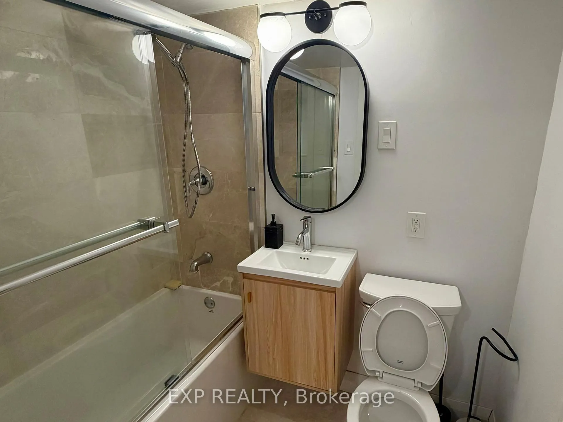 Photo 6 of 126 1/2 Marier Avenue, Ottawa, Vanier — HOMEH