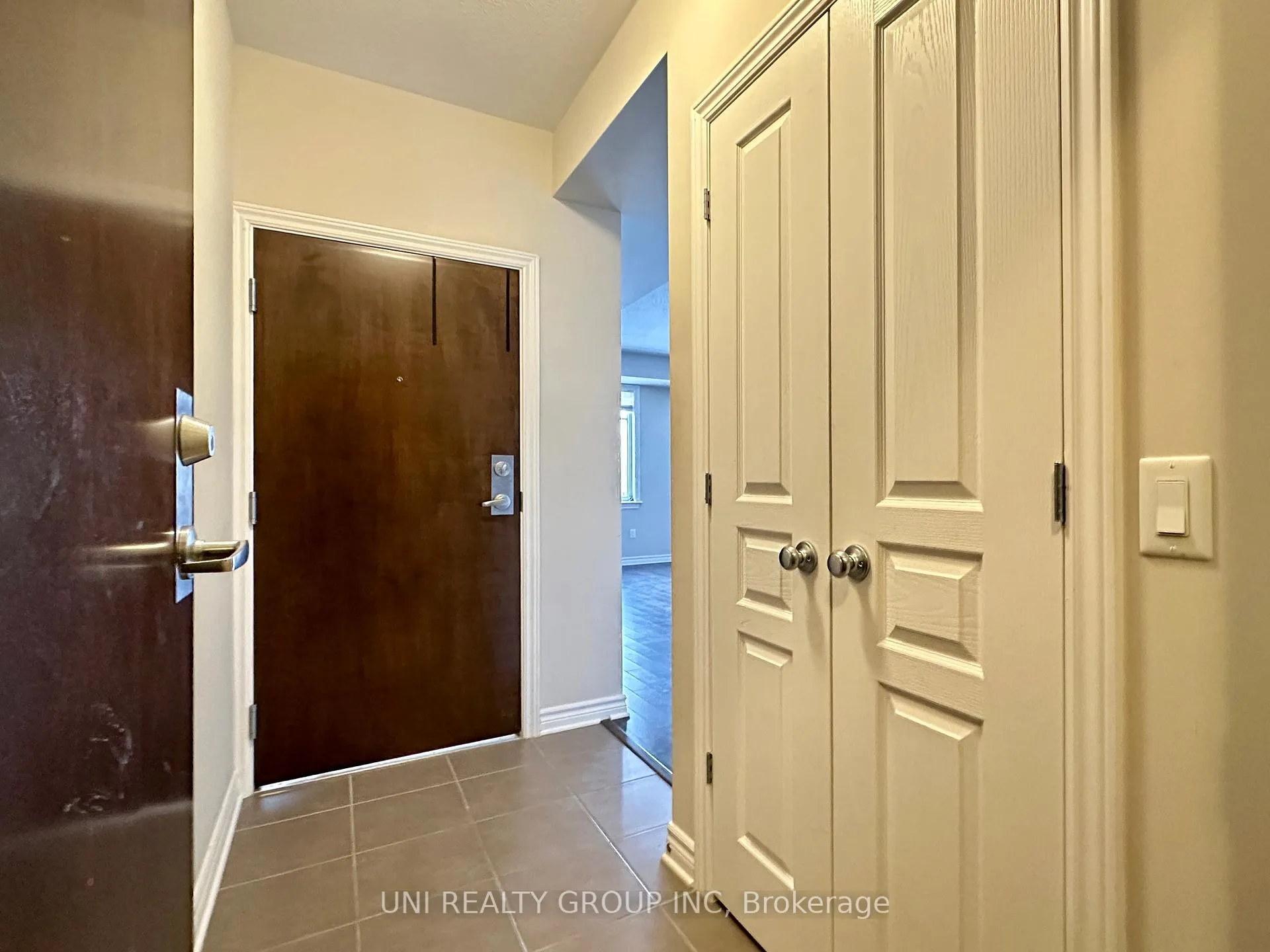 Photo 4 of Unit C, 35 Tadley Private, Ottawa, Barrhaven - Longfields — HOMEH
