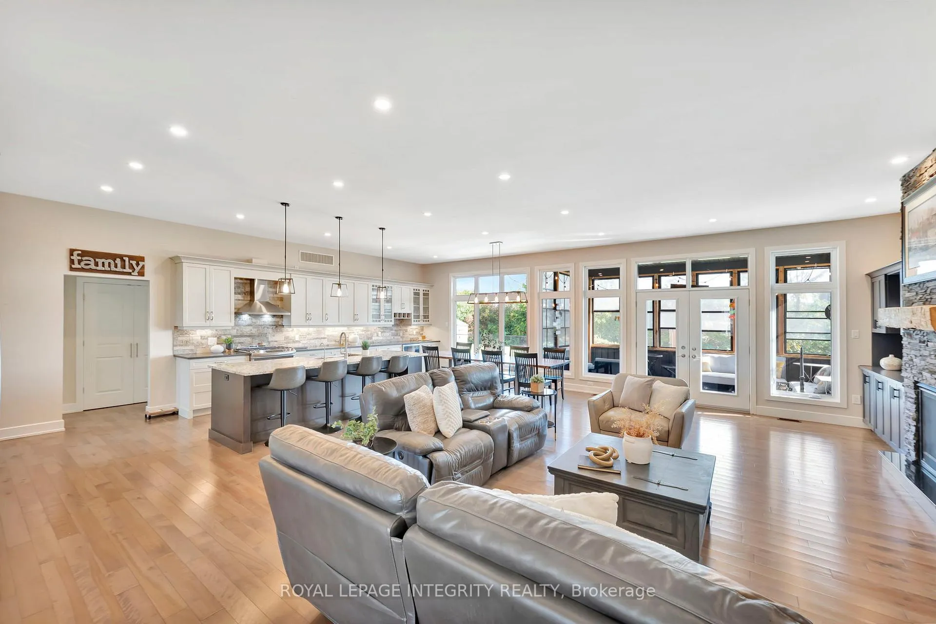 Photo 3 of 2198 Maple Forest Drive, Ottawa, North Gower — HOMEH