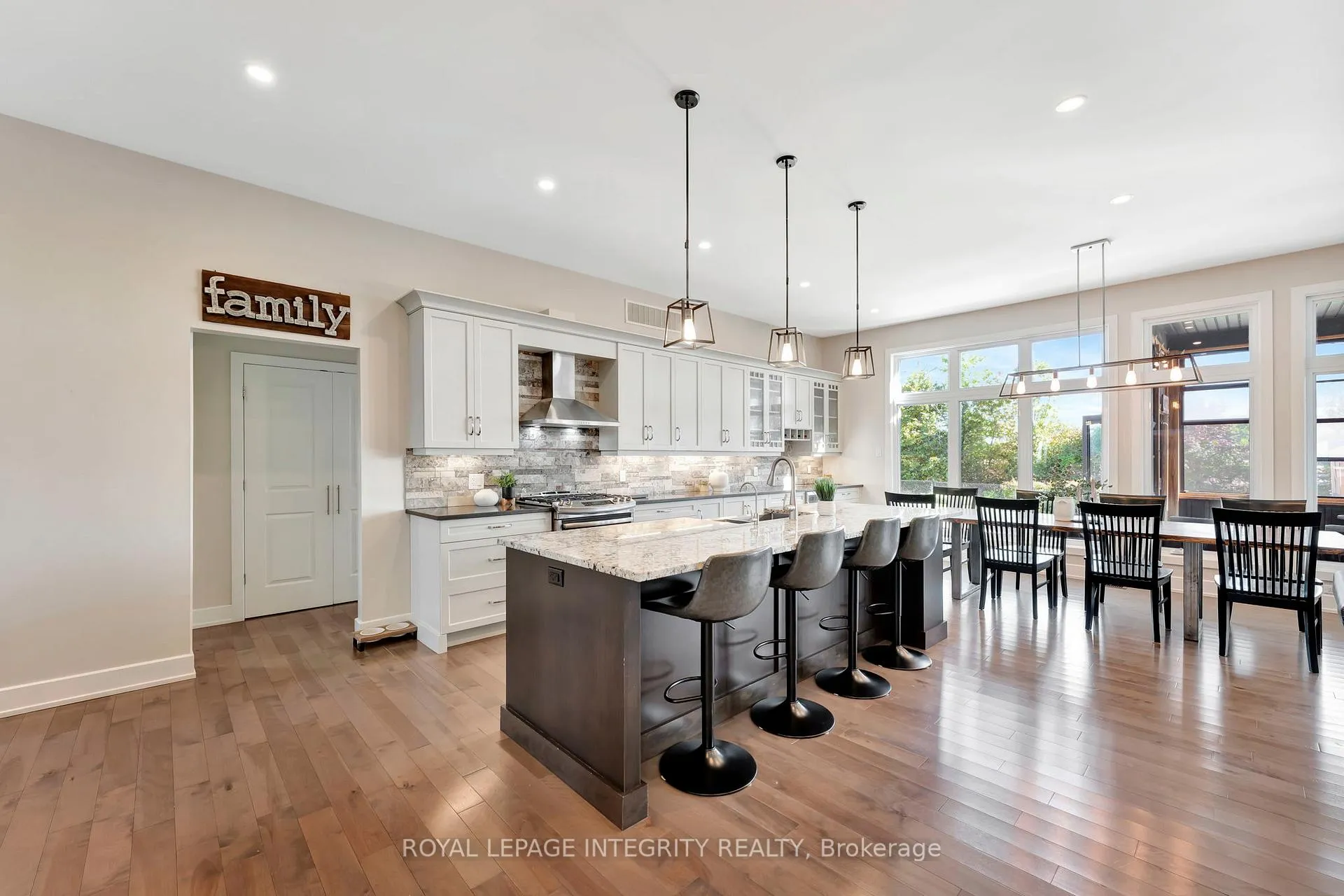 Photo 4 of 2198 Maple Forest Drive, Ottawa, North Gower — HOMEH
