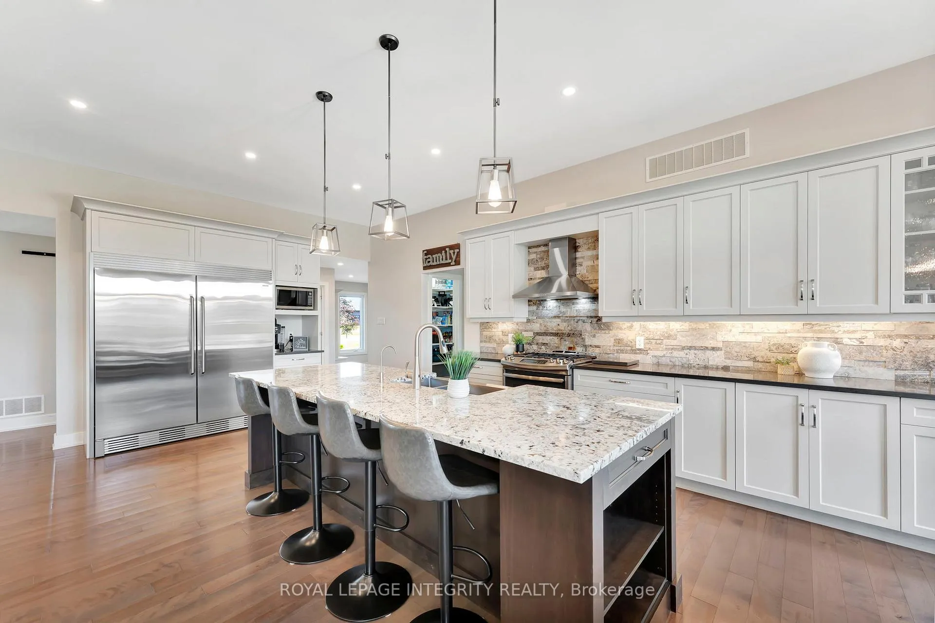 Photo 5 of 2198 Maple Forest Drive, Ottawa, North Gower — HOMEH