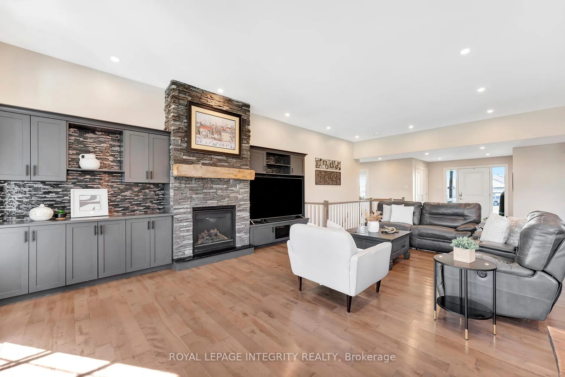 Photo 8 of 2198 Maple Forest Drive, Ottawa, North Gower — HOMEH