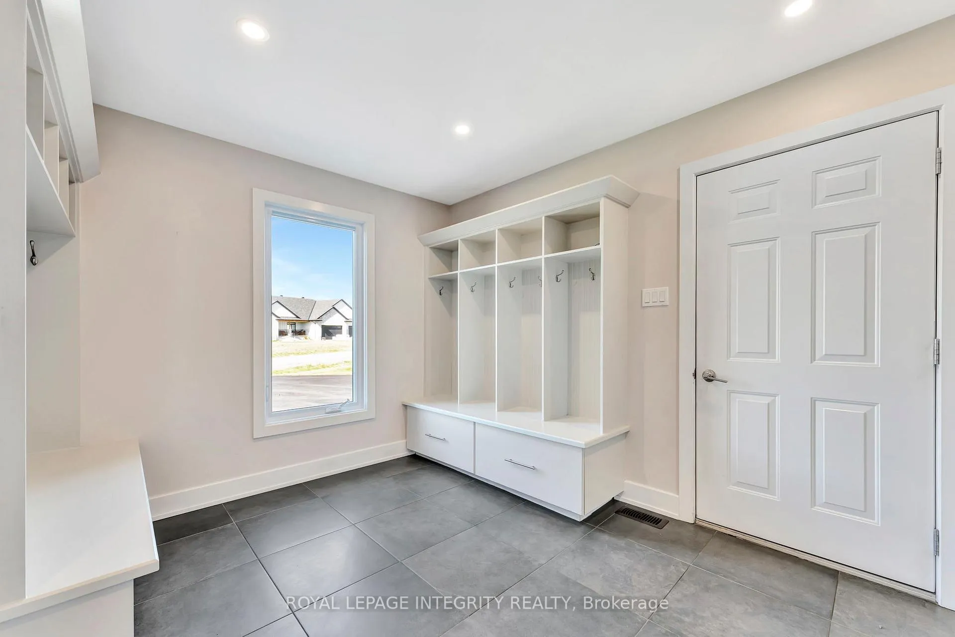 Photo 10 of 2198 Maple Forest Drive, Ottawa, North Gower — HOMEH