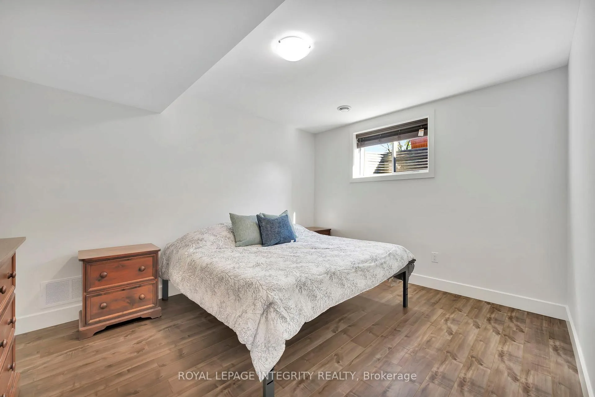 Photo 23 of 2198 Maple Forest Drive, Ottawa, North Gower — HOMEH