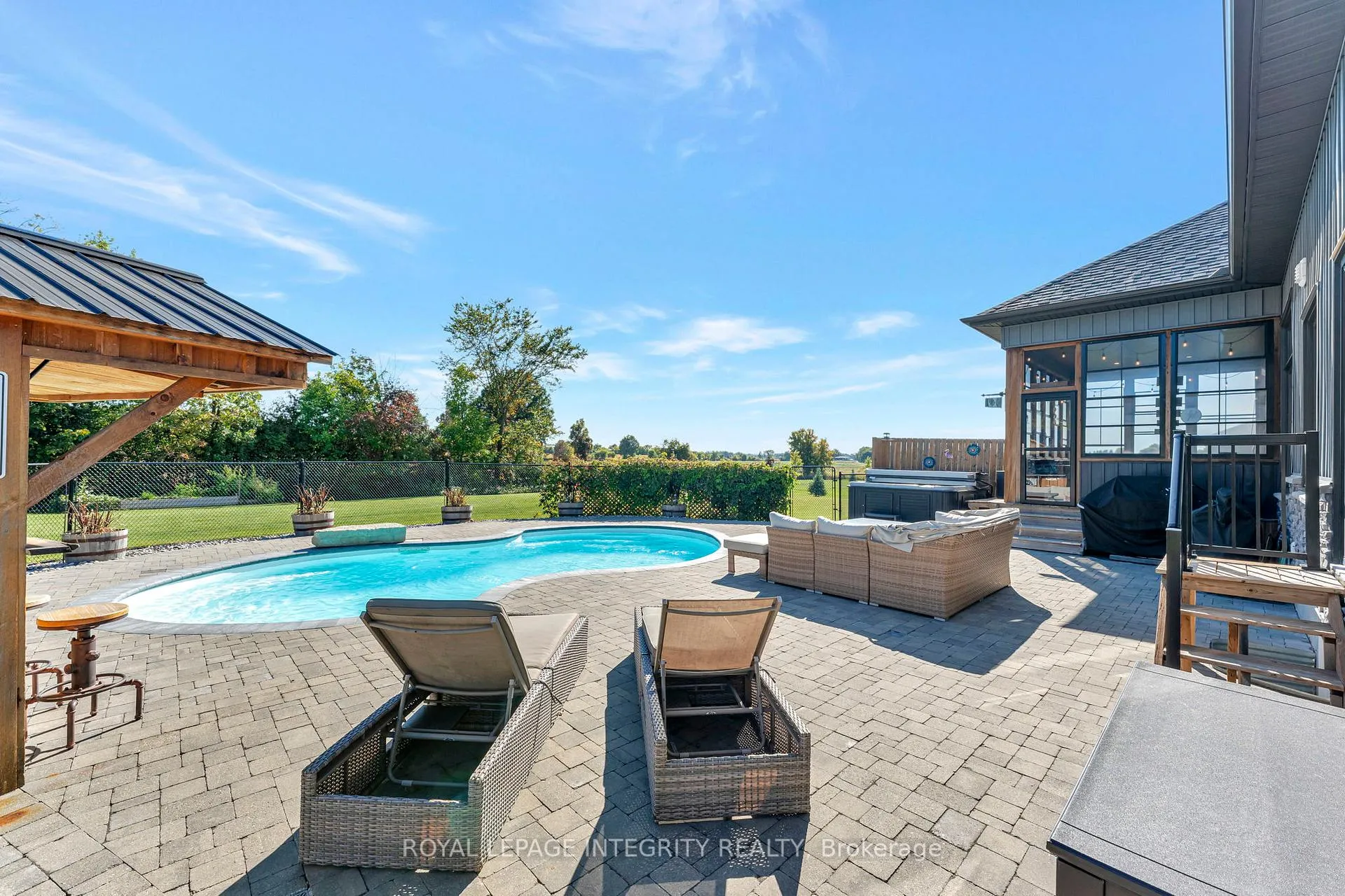 Photo 32 of 2198 Maple Forest Drive, Ottawa, North Gower — HOMEH
