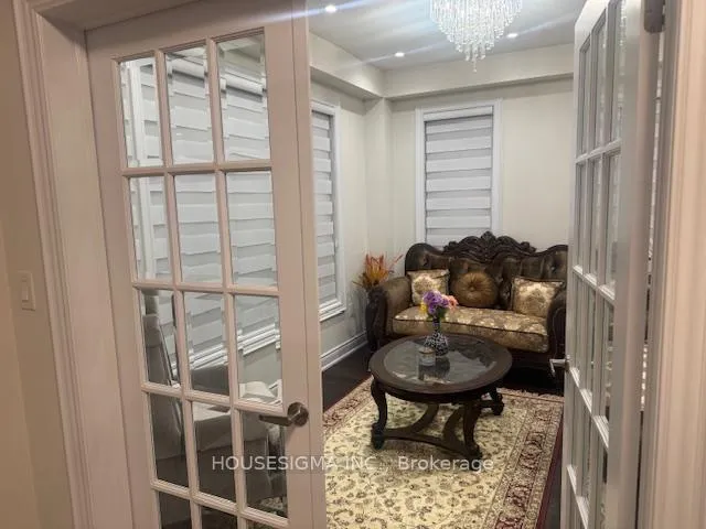 Photo 4 of 122 Cactus Crescent, Hamilton, Stoney Creek Mountain — HOMEH