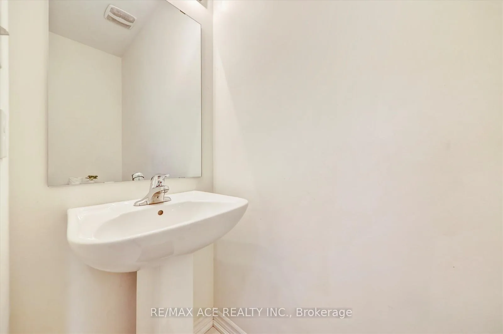 Photo 15 of 1097 Cameo Street, Pickering, Rural Pickering — HOMEH