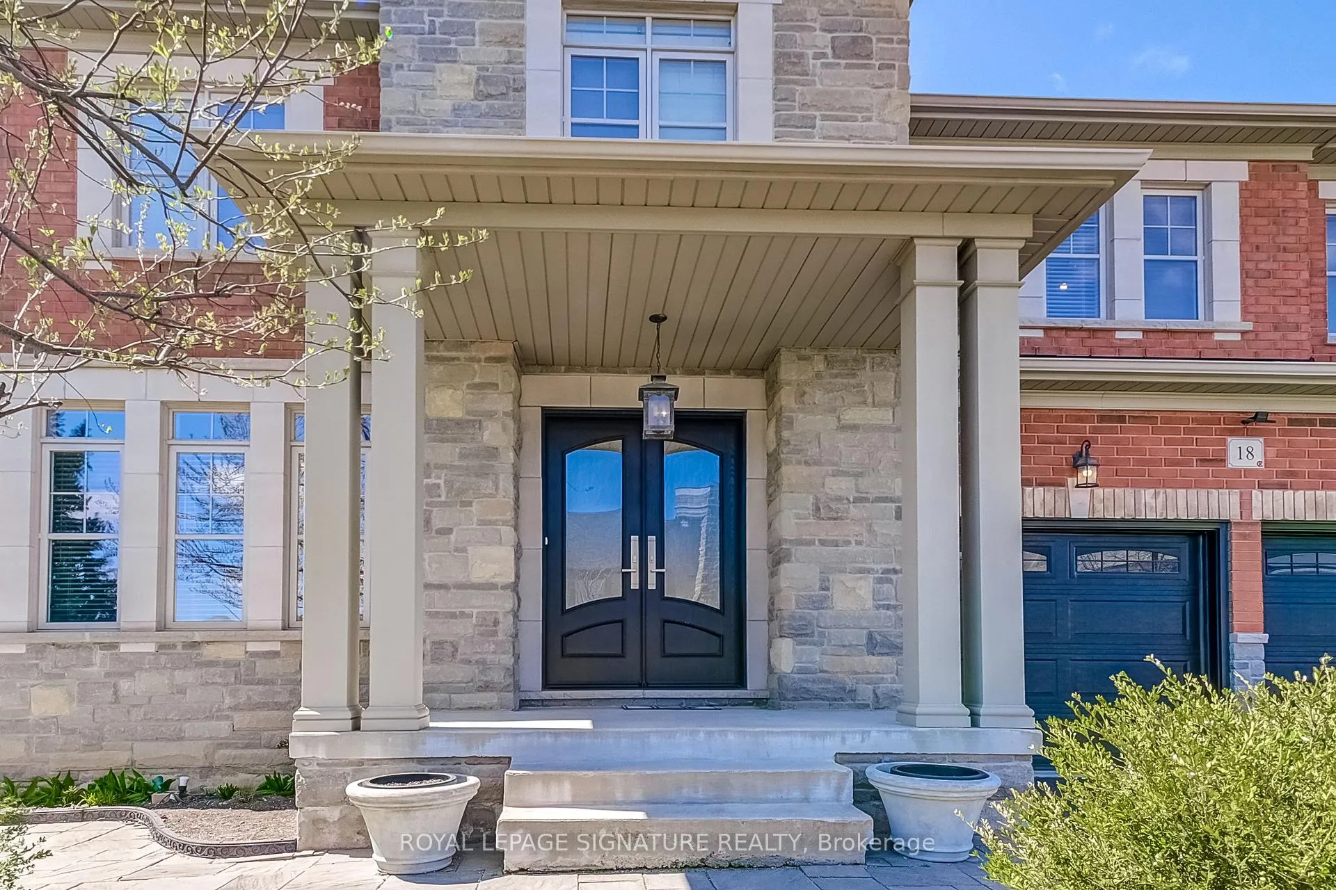 Photo 2 of 18 Flanders Road, Brampton, Credit Valley — HOMEH