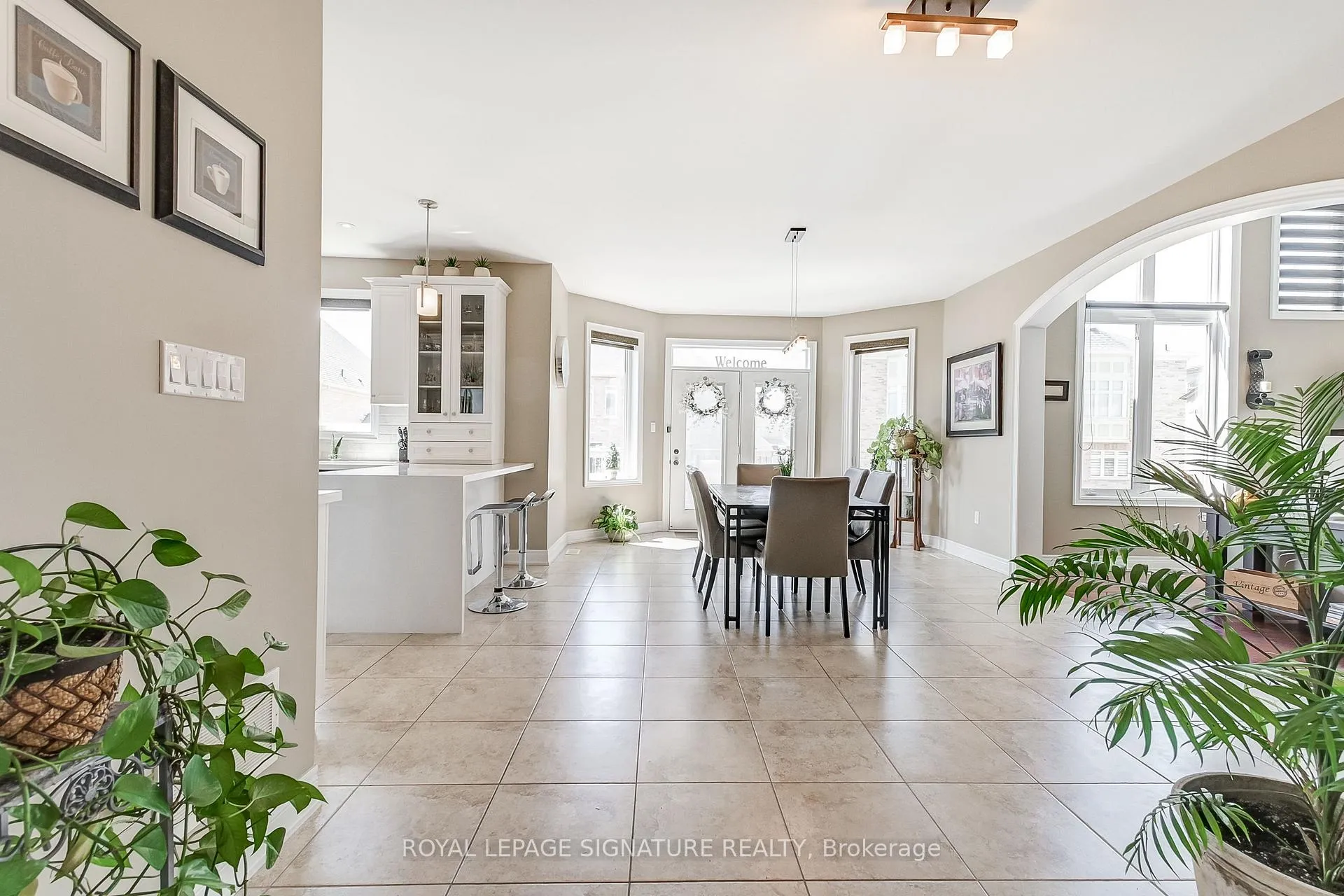 Photo 12 of 18 Flanders Road, Brampton, Credit Valley — HOMEH