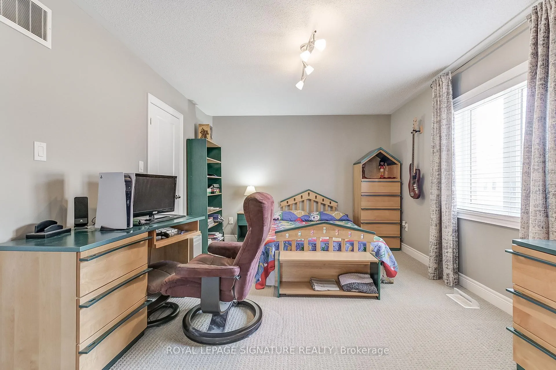 Photo 22 of 18 Flanders Road, Brampton, Credit Valley — HOMEH