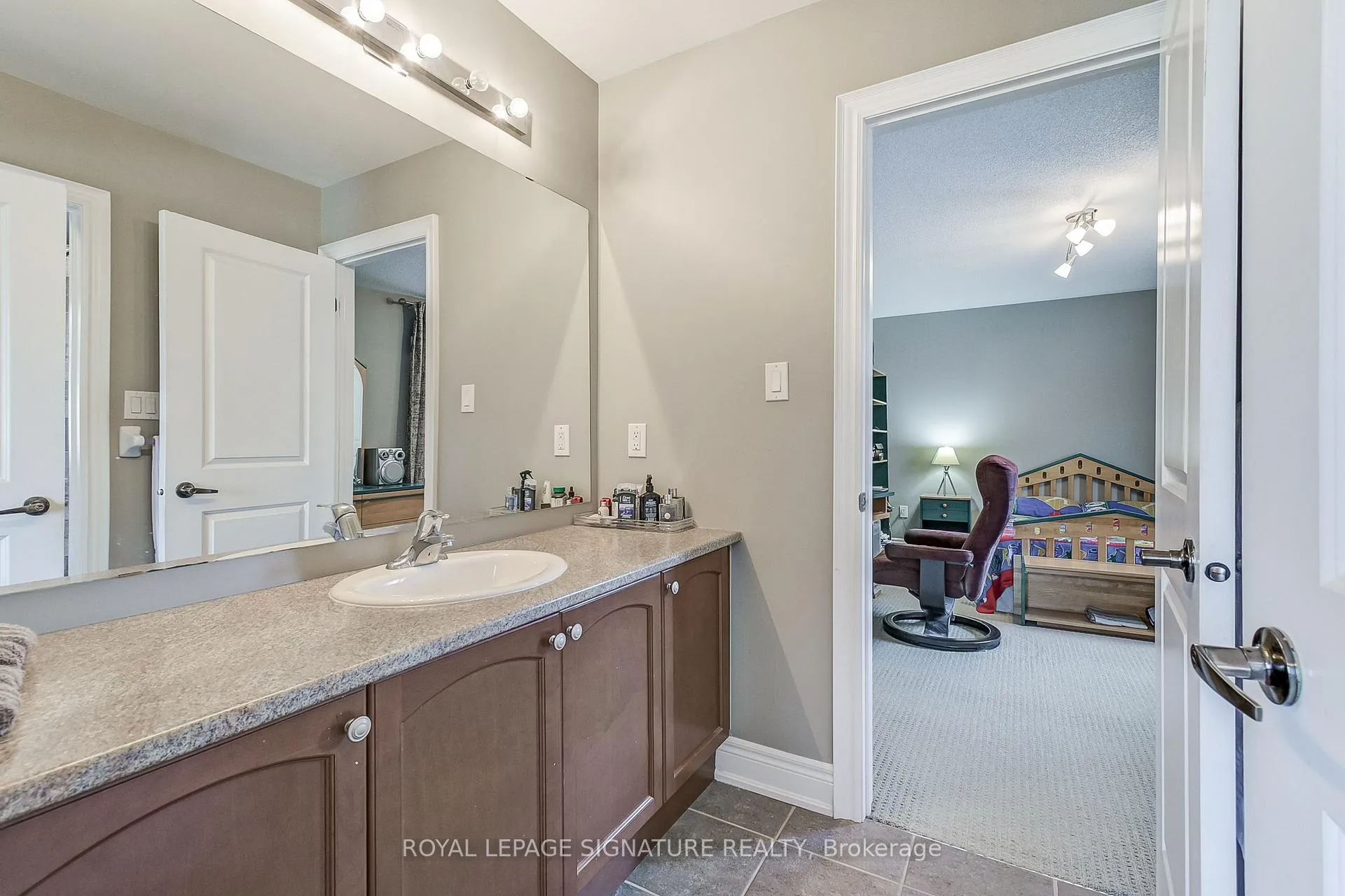 Photo 23 of 18 Flanders Road, Brampton, Credit Valley — HOMEH
