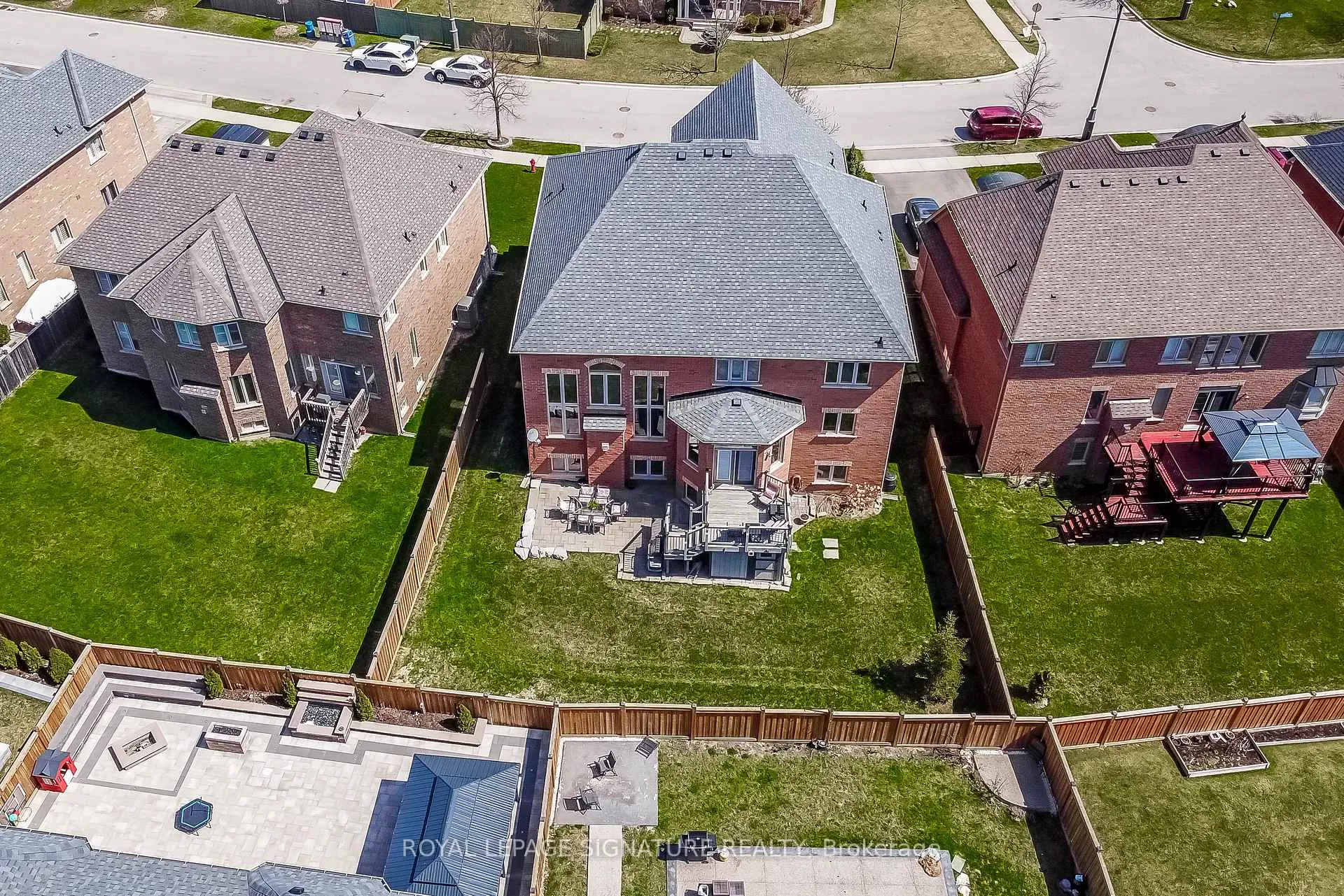 Photo 49 of 18 Flanders Road, Brampton, Credit Valley — HOMEH