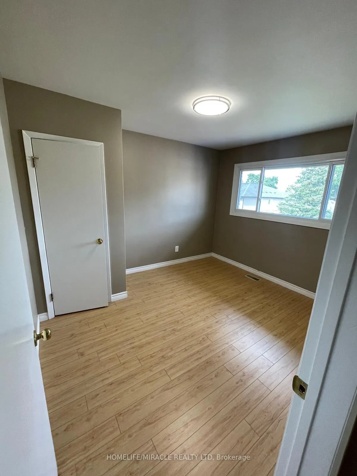 Photo 7 of Unit 3, 270 Clifton Road, Kitchener — HOMEH