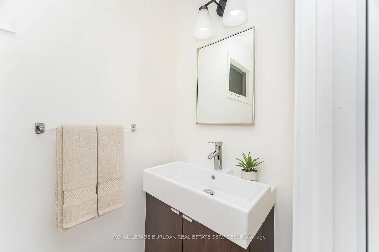 Photo 7 of 21 Horning Drive, Hamilton, Fessenden — HOMEH