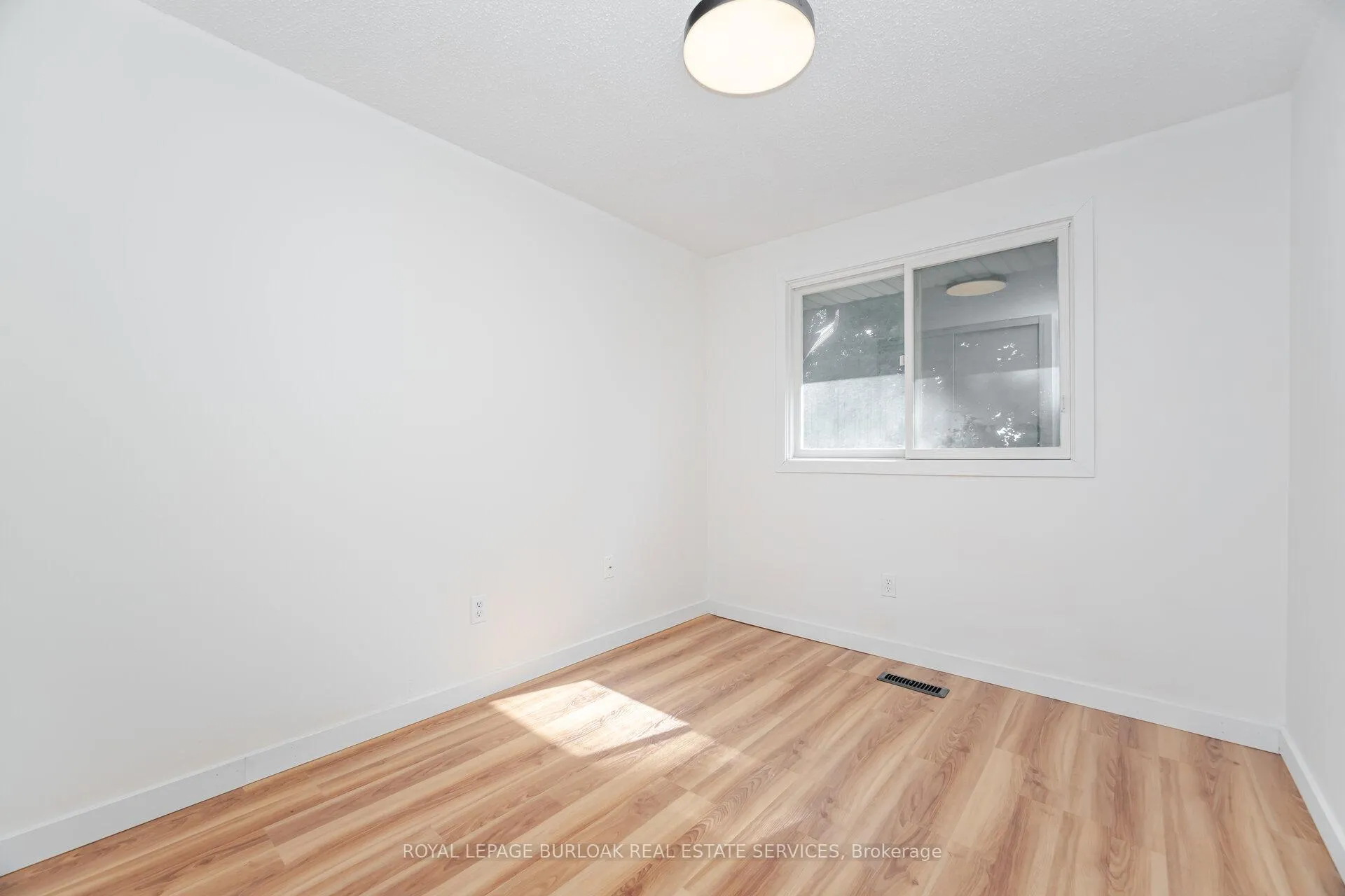 Photo 28 of 21 Horning Drive, Hamilton, Fessenden — HOMEH
