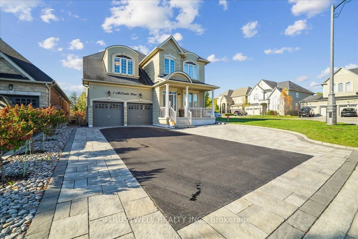 Photo 3 of 1 Mccombe Lane, Vaughan, Patterson — HOMEH