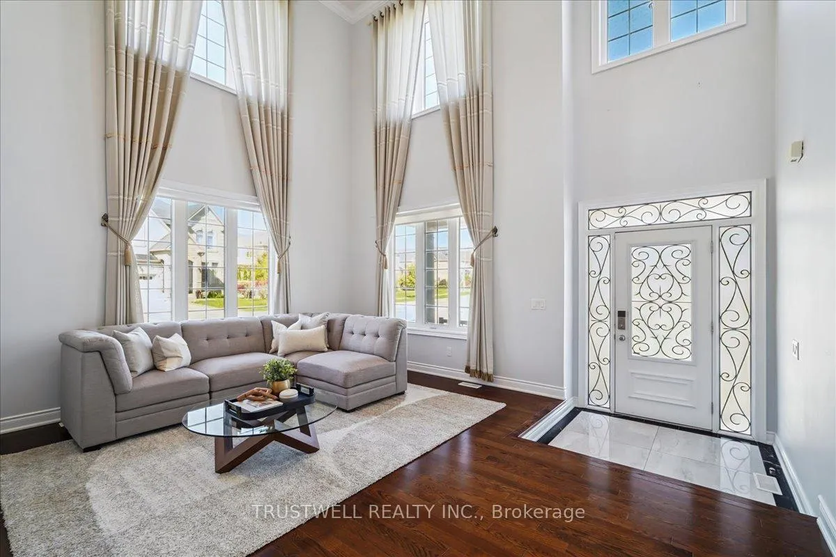Photo 5 of 1 Mccombe Lane, Vaughan, Patterson — HOMEH