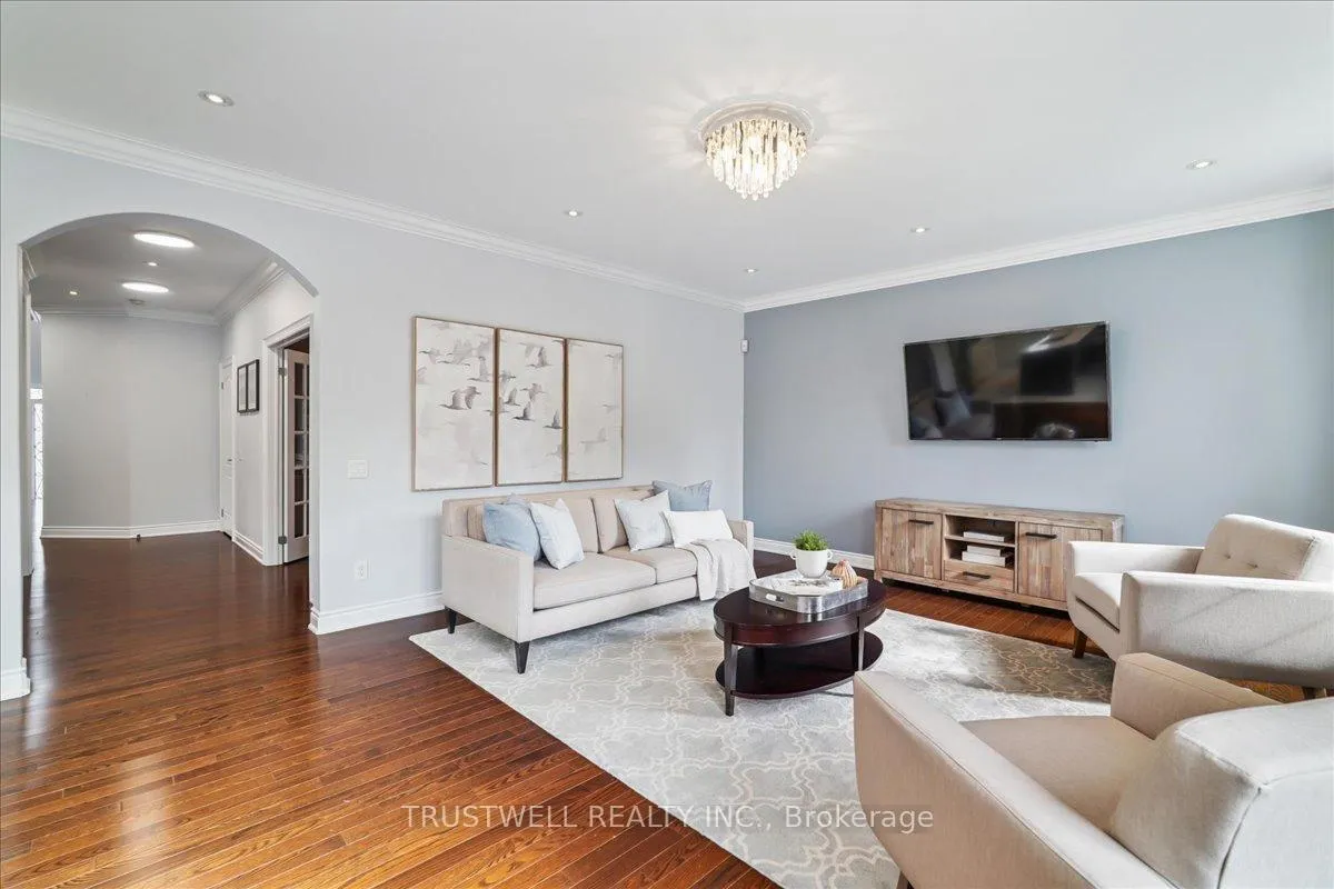 Photo 9 of 1 Mccombe Lane, Vaughan, Patterson — HOMEH
