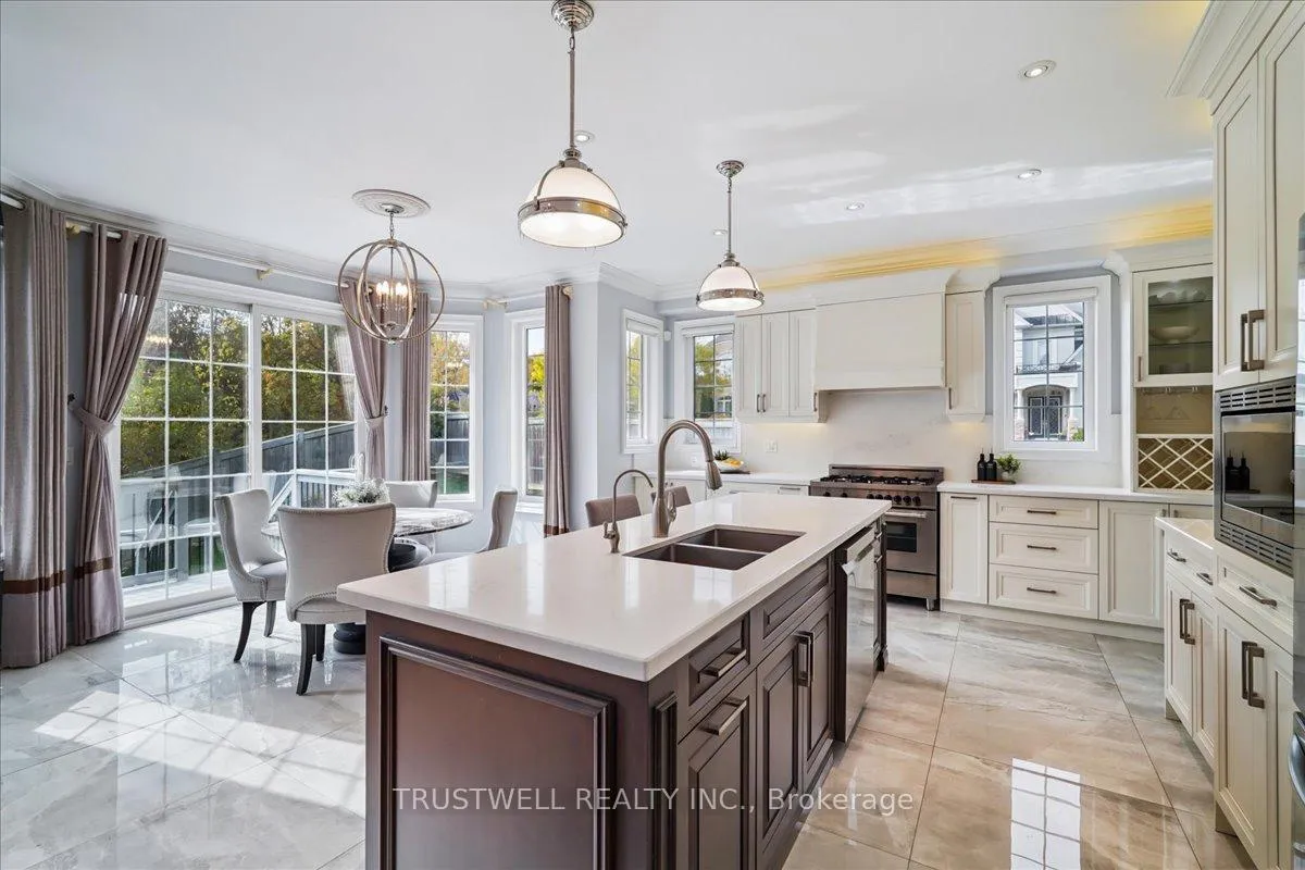 Photo 13 of 1 Mccombe Lane, Vaughan, Patterson — HOMEH