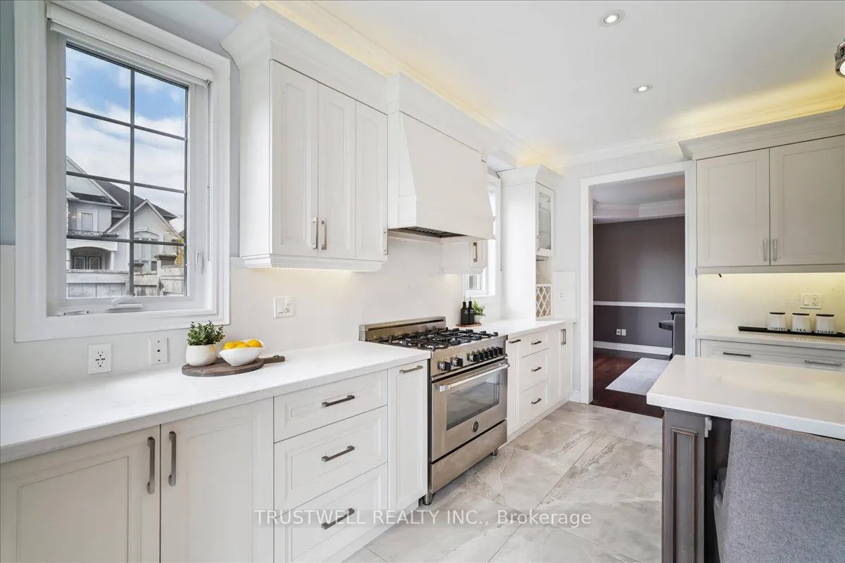 Photo 17 of 1 Mccombe Lane, Vaughan, Patterson — HOMEH