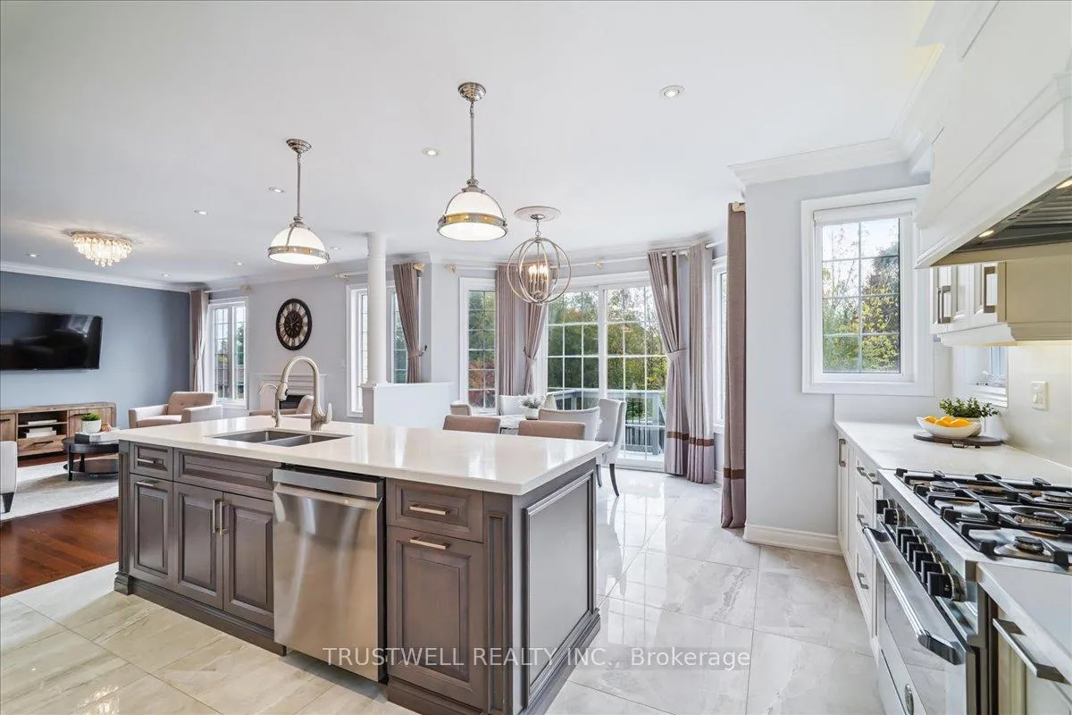 Photo 18 of 1 Mccombe Lane, Vaughan, Patterson — HOMEH