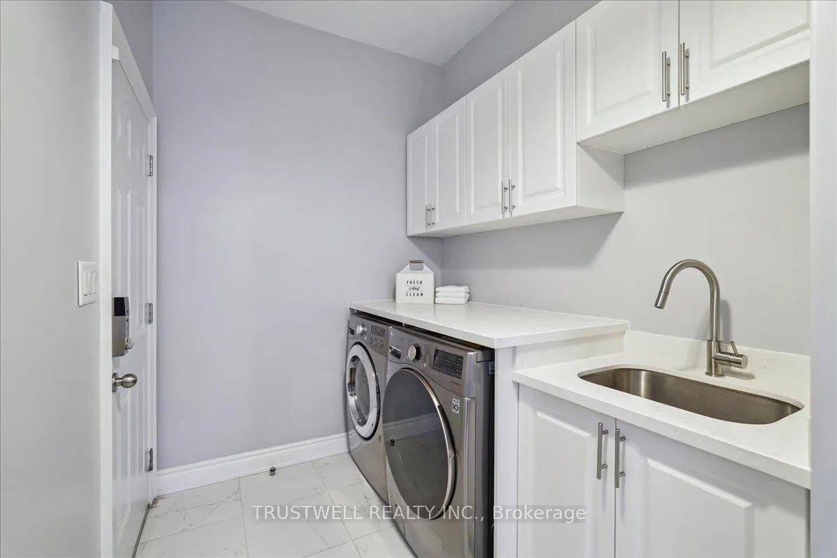 Photo 24 of 1 Mccombe Lane, Vaughan, Patterson — HOMEH