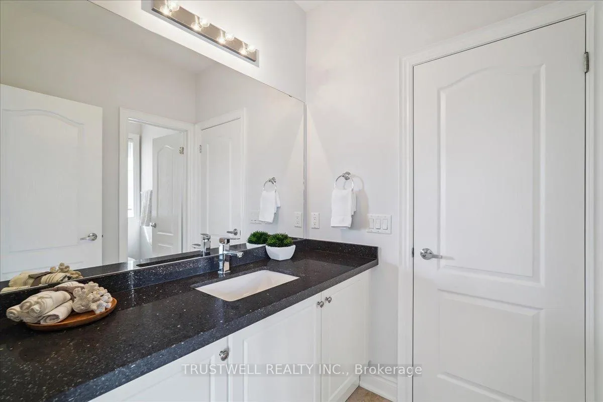 Photo 34 of 1 Mccombe Lane, Vaughan, Patterson — HOMEH