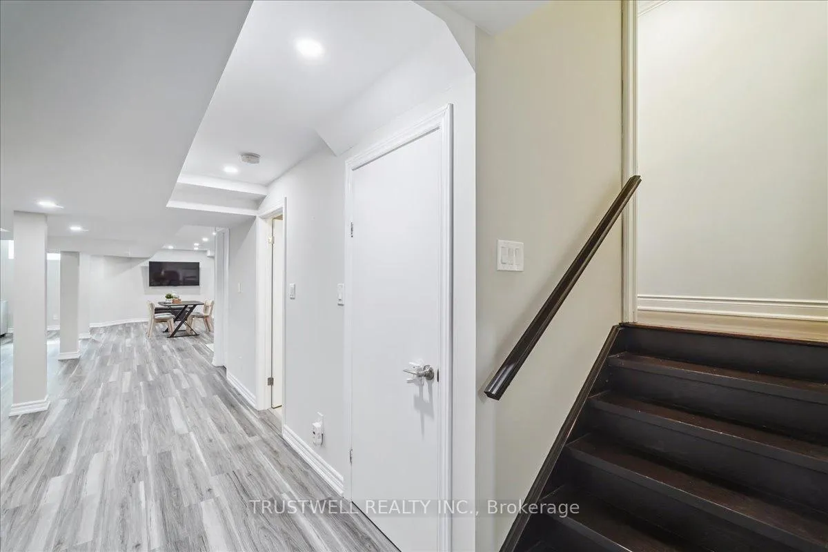Photo 36 of 1 Mccombe Lane, Vaughan, Patterson — HOMEH