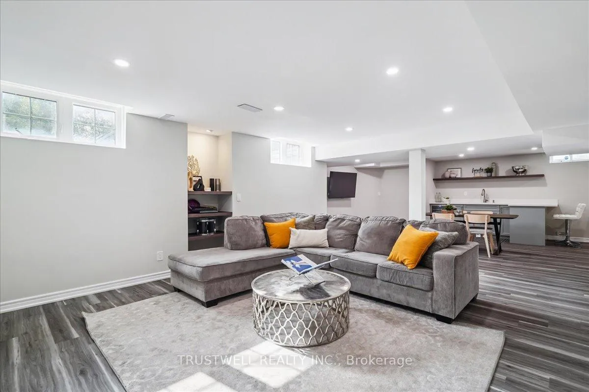 Photo 41 of 1 Mccombe Lane, Vaughan, Patterson — HOMEH