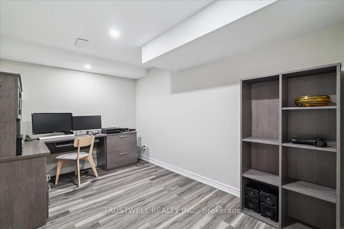 Photo 43 of 1 Mccombe Lane, Vaughan, Patterson — HOMEH