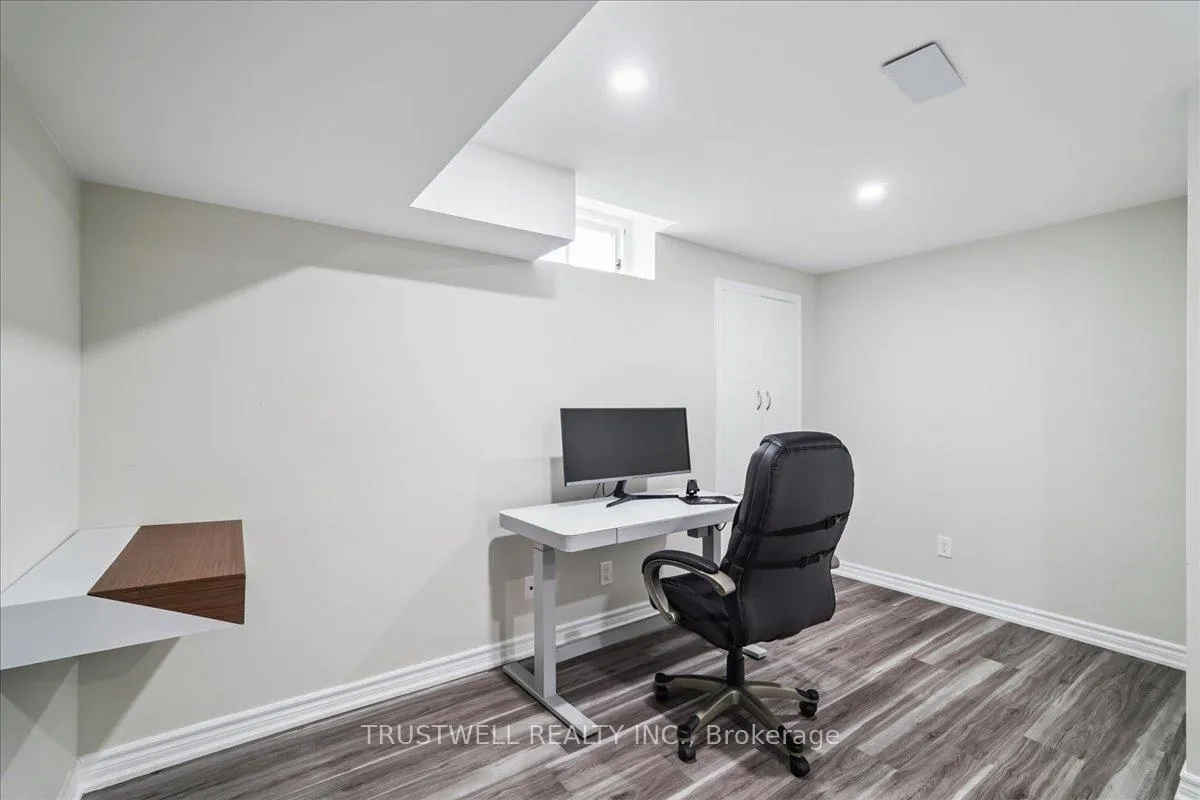 Photo 44 of 1 Mccombe Lane, Vaughan, Patterson — HOMEH