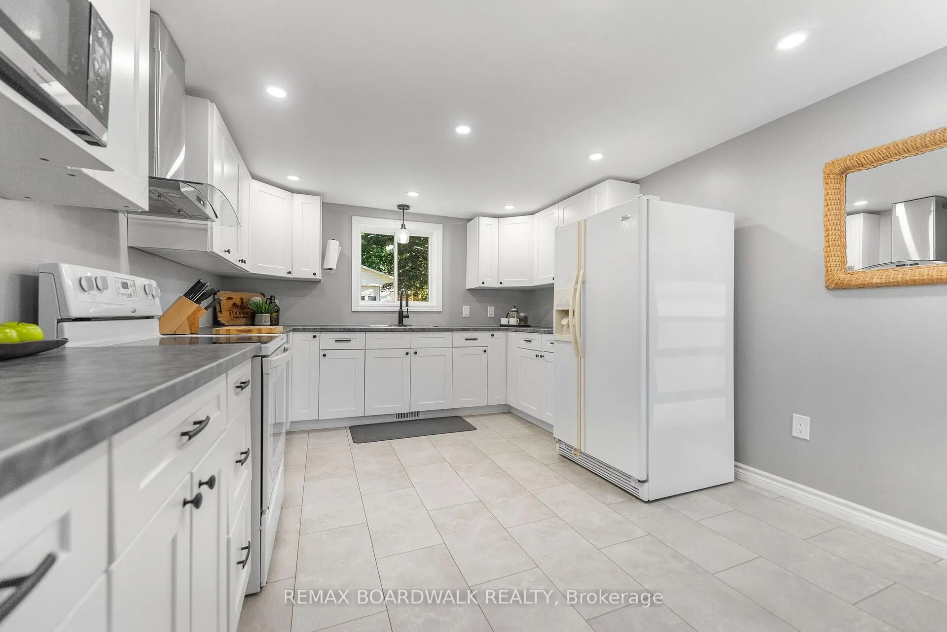 Photo 11 of 416 Dibble Street E, Prescott — HOMEH