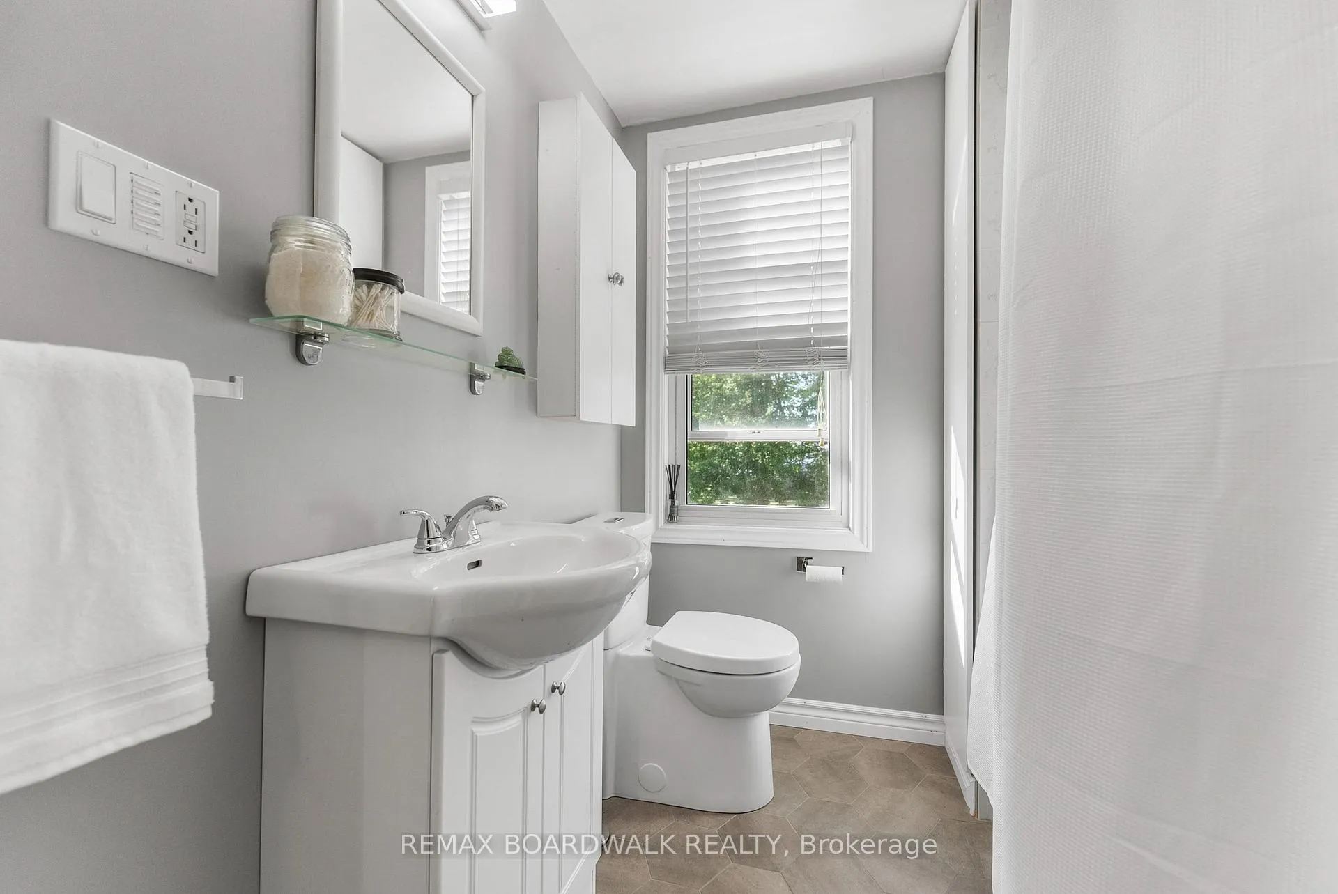 Photo 16 of 416 Dibble Street E, Prescott — HOMEH