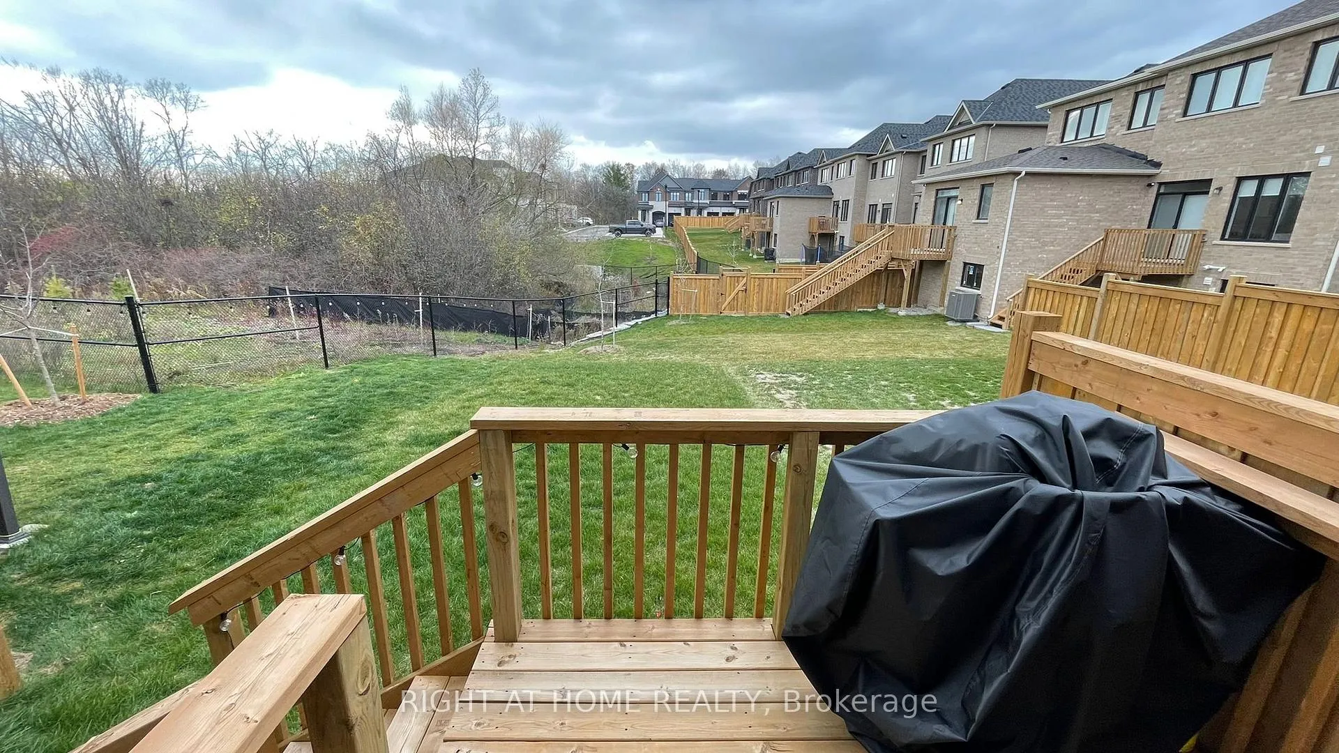 Photo 6 of 2090 Coppenwood Common, Burlington, Tyandaga — HOMEH