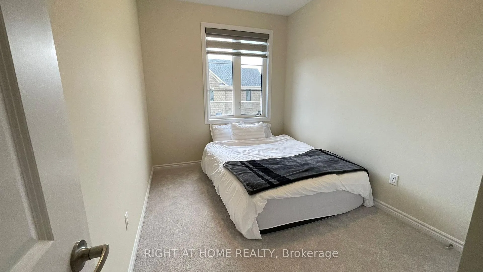 Photo 12 of 2090 Coppenwood Common, Burlington, Tyandaga — HOMEH