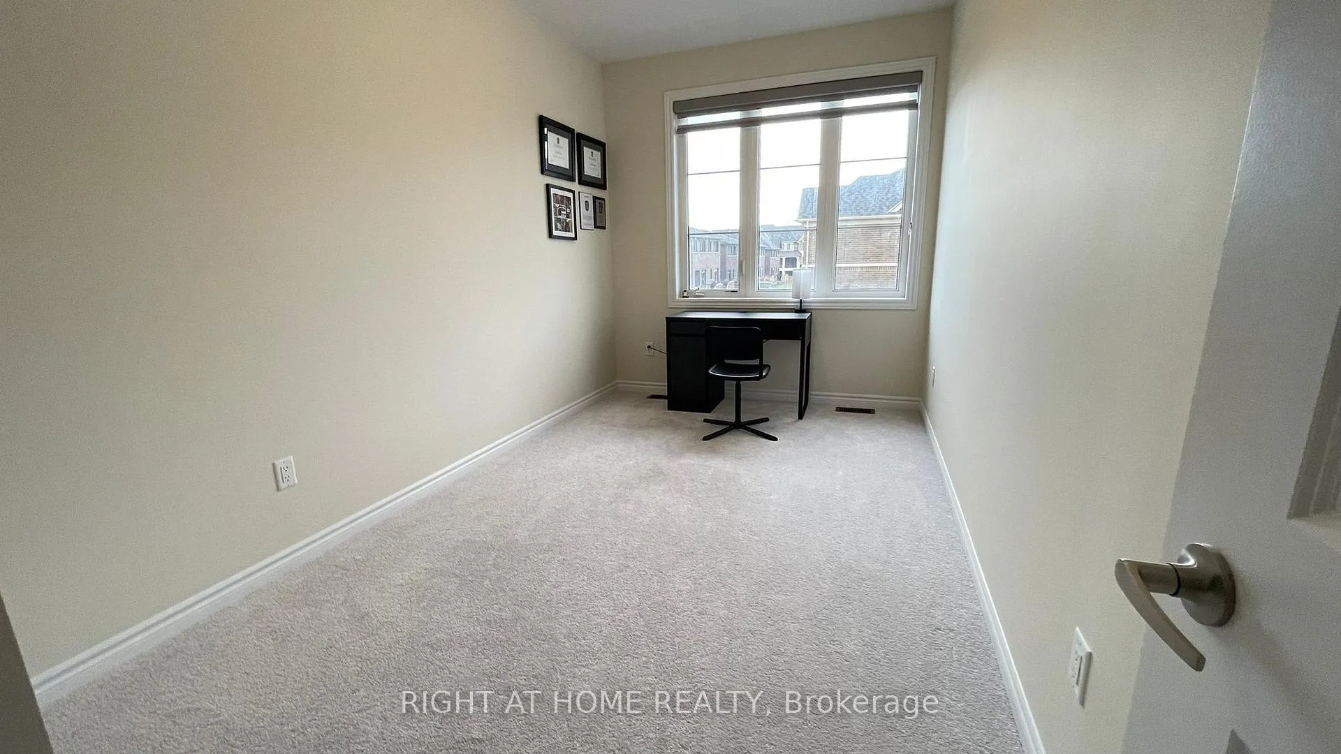 Photo 13 of 2090 Coppenwood Common, Burlington, Tyandaga — HOMEH