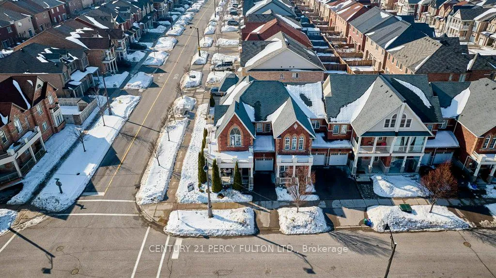 Photo 3 of 78 Brock Avenue, Markham, Berczy — HOMEH