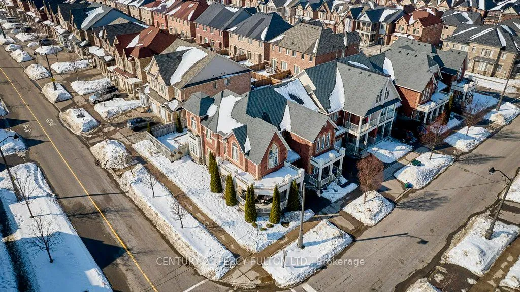 Photo 4 of 78 Brock Avenue, Markham, Berczy — HOMEH