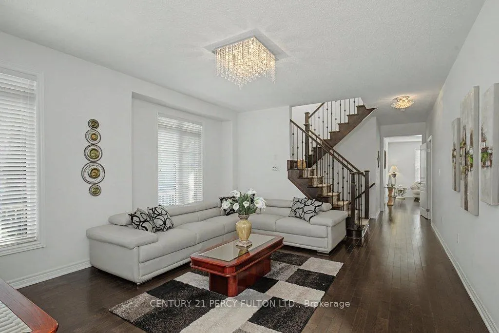 Photo 12 of 78 Brock Avenue, Markham, Berczy — HOMEH