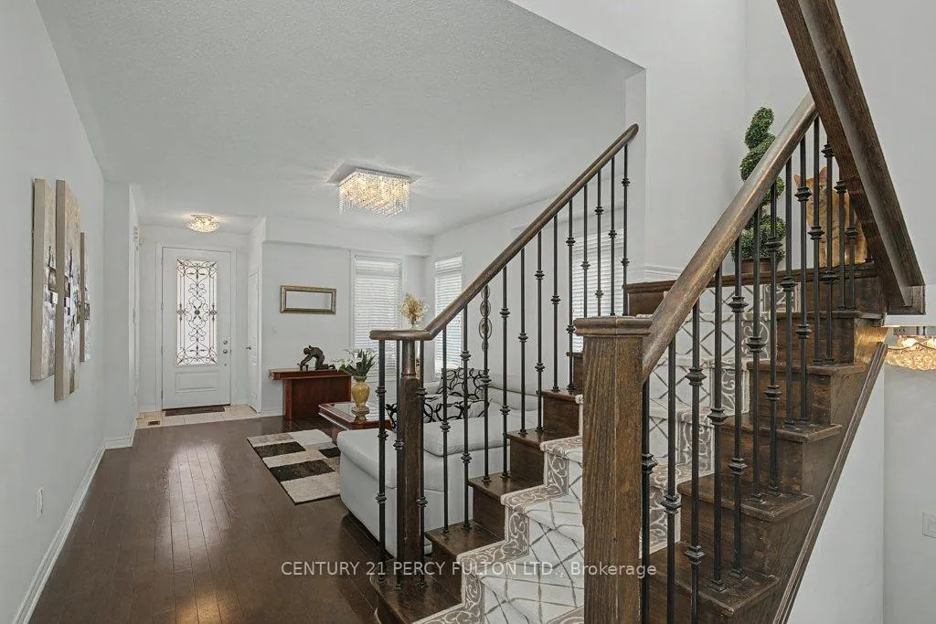 Photo 14 of 78 Brock Avenue, Markham, Berczy — HOMEH