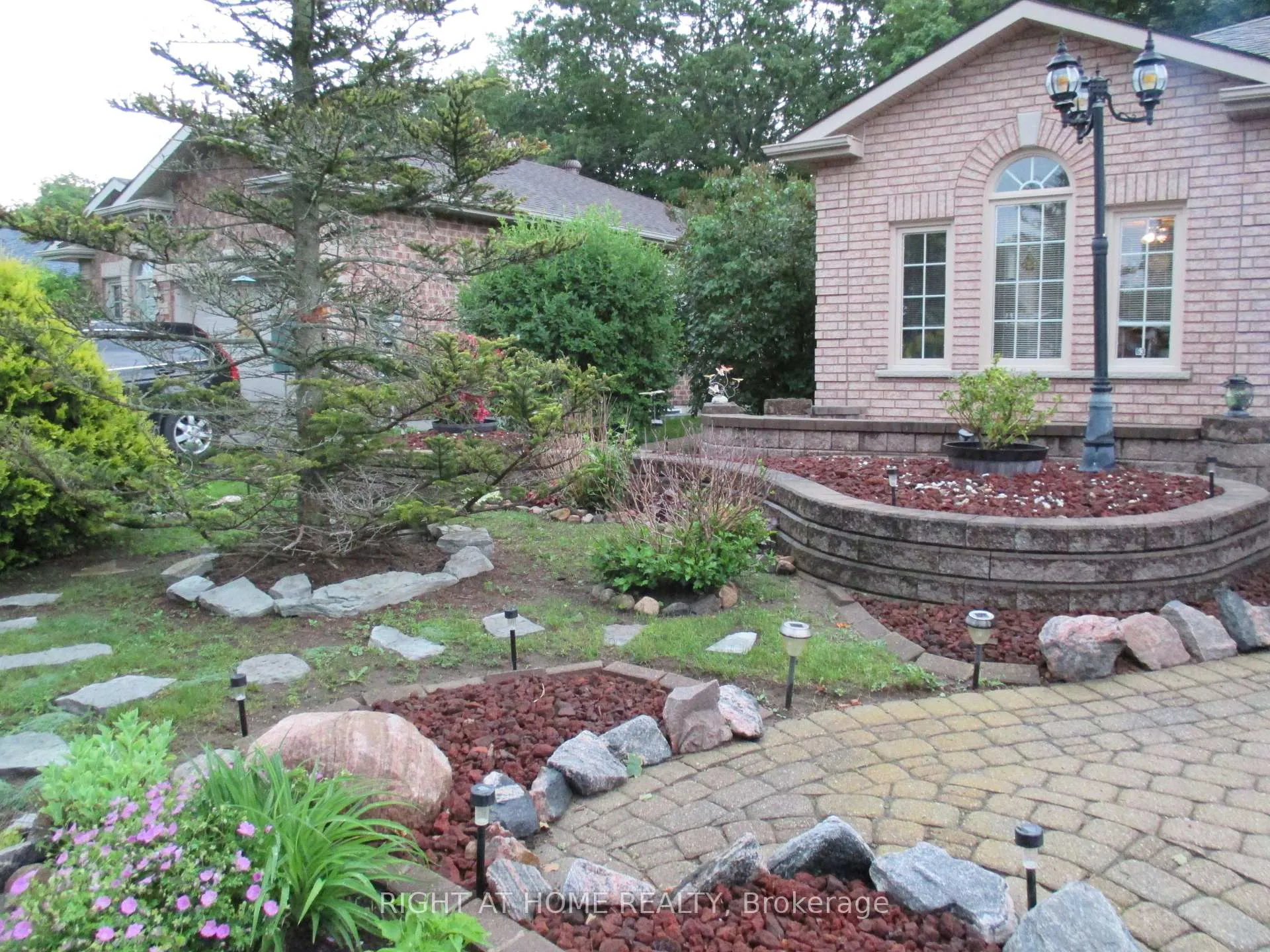 Photo 3 of 63 Benson Drive, Barrie, Sandy Hollow — HOMEH